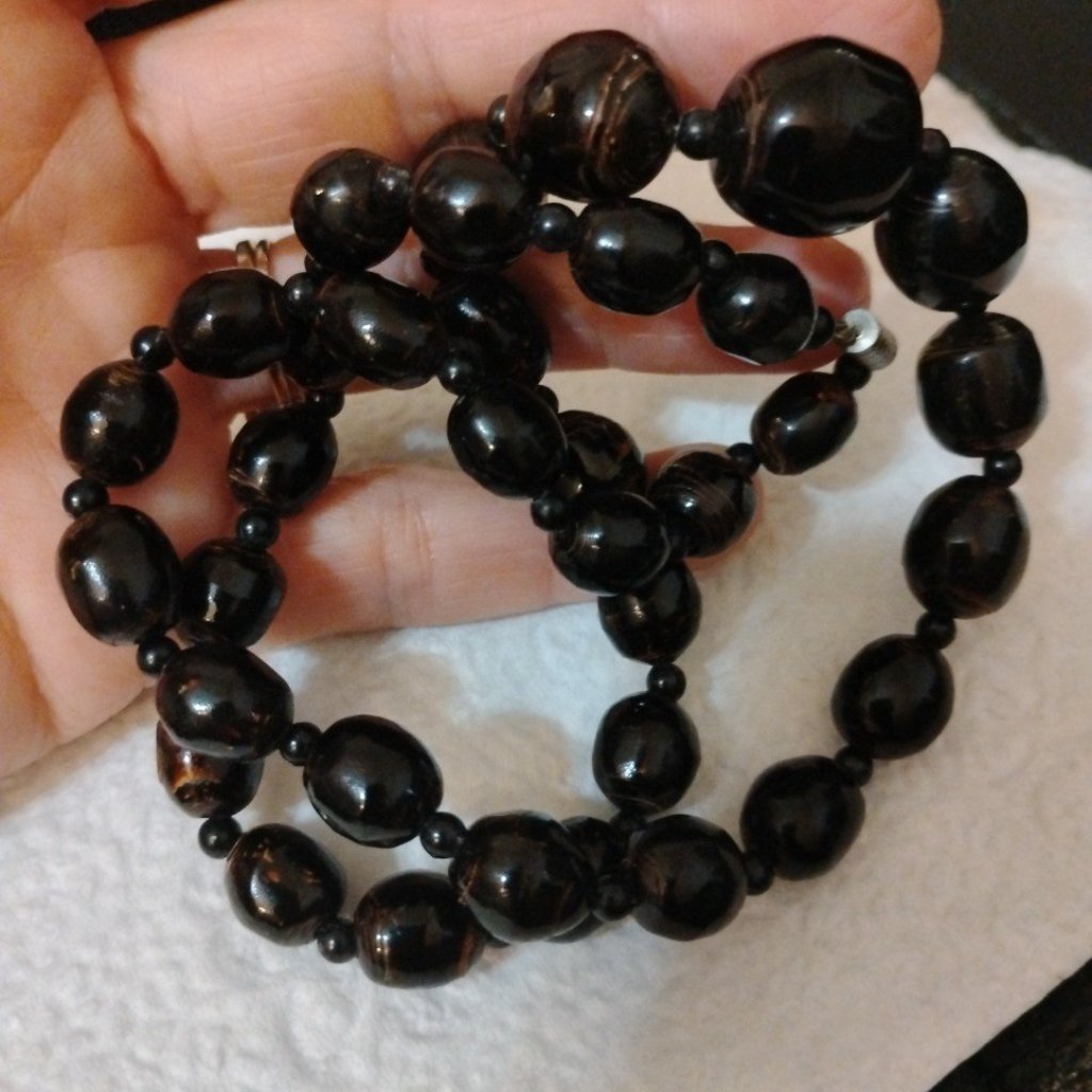 Necklace Natural Wooden Swirls Beads Dyed Lacquered Black Brown Tones 9.5'/Half